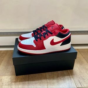 Jordan 1 Low - Bulls / 8 Women